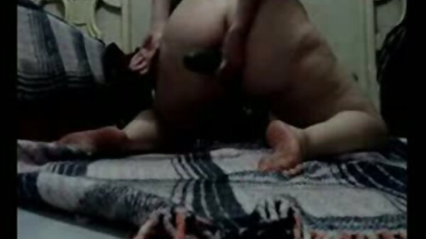 ஹாலிவுட் திகில் திரைப்படம் போன்ற BDSM கேம்களை விளையாடும் ஒரு சாம்பல் பொன்னிற வினோதமான வேசியை வெறி பிடித்தது